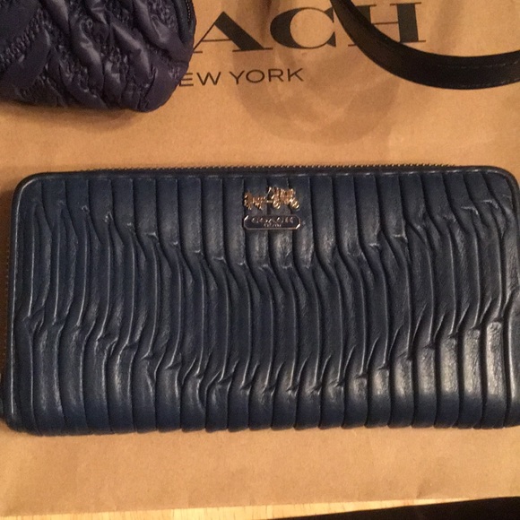 Coach Lindsay 70th Anniversary Navy Blue NEW SET - Picture 2 of 8